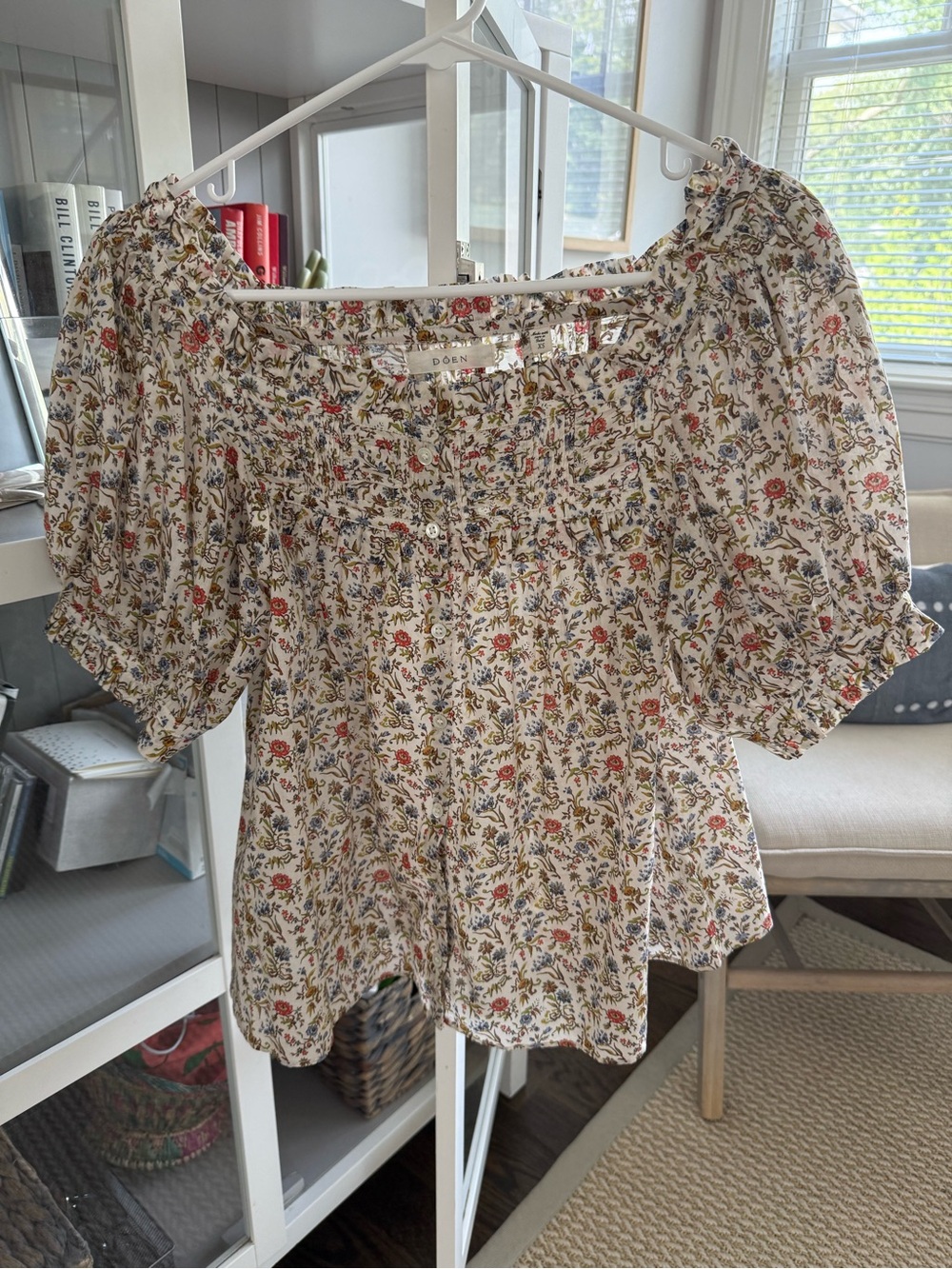 Doen Cream Floral Puff-Sleeve Square-Neck Blouse